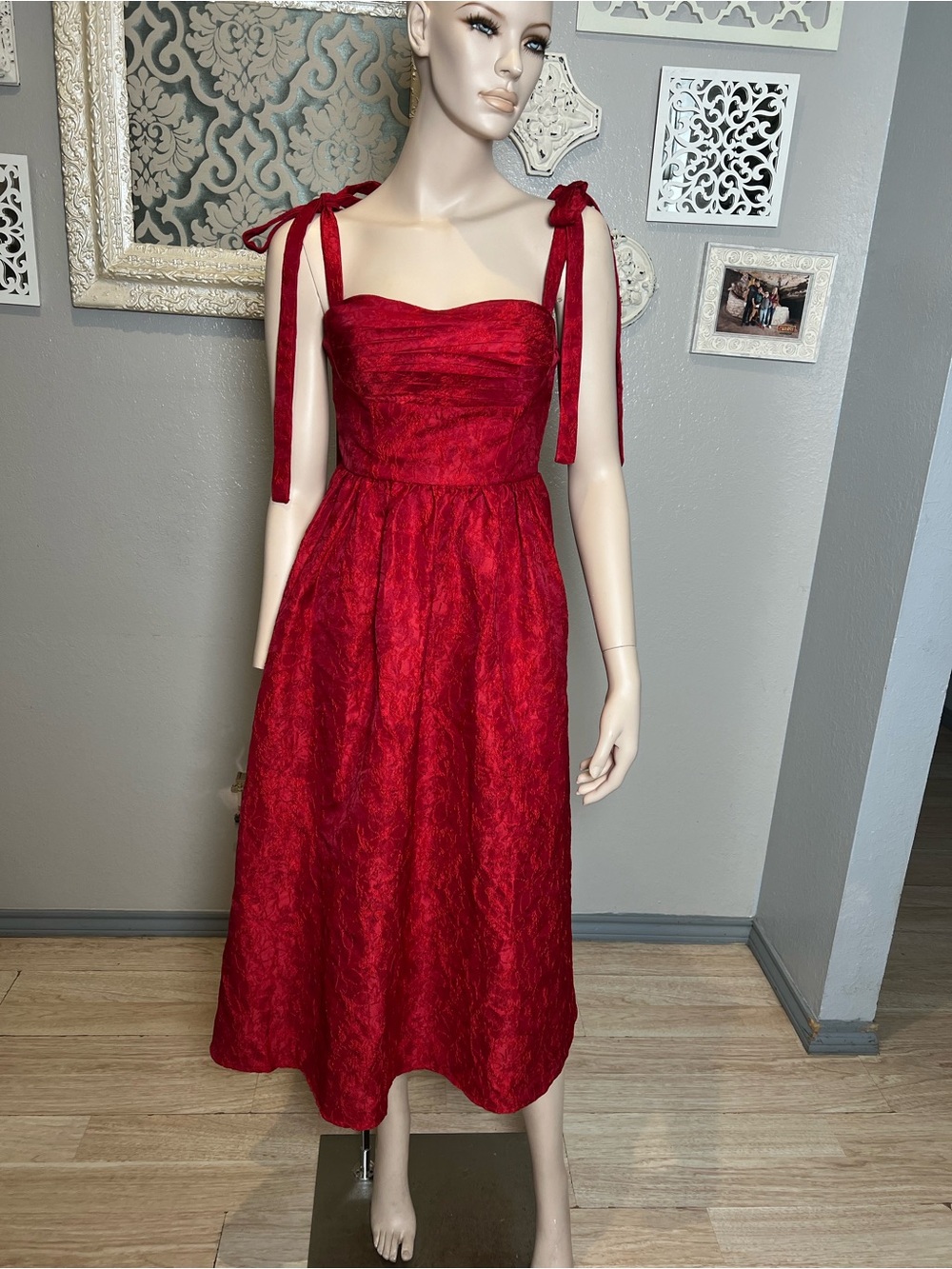 Lulu’s Red Tie-Shoulder Retro Style Midi Dress - Picture 4 of 9